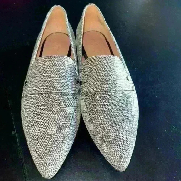 Naturalizer 27 Edit loafer flats snake print shoes pointed toe sz 7.5 - Picture 1 of 7